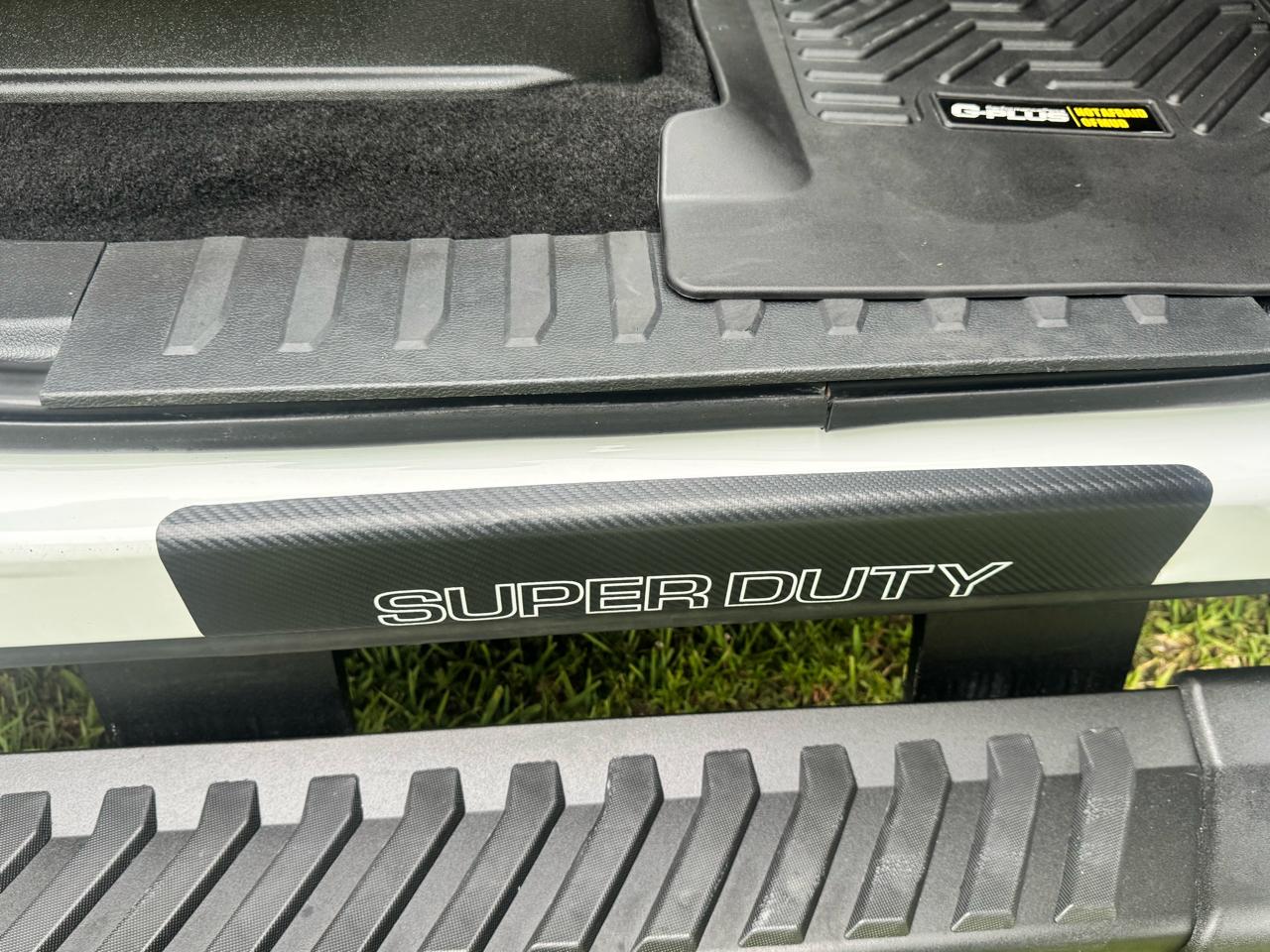 Ford Super Duty F-250 SRW XLT 4WD Crew Cab 8' Box 2022
