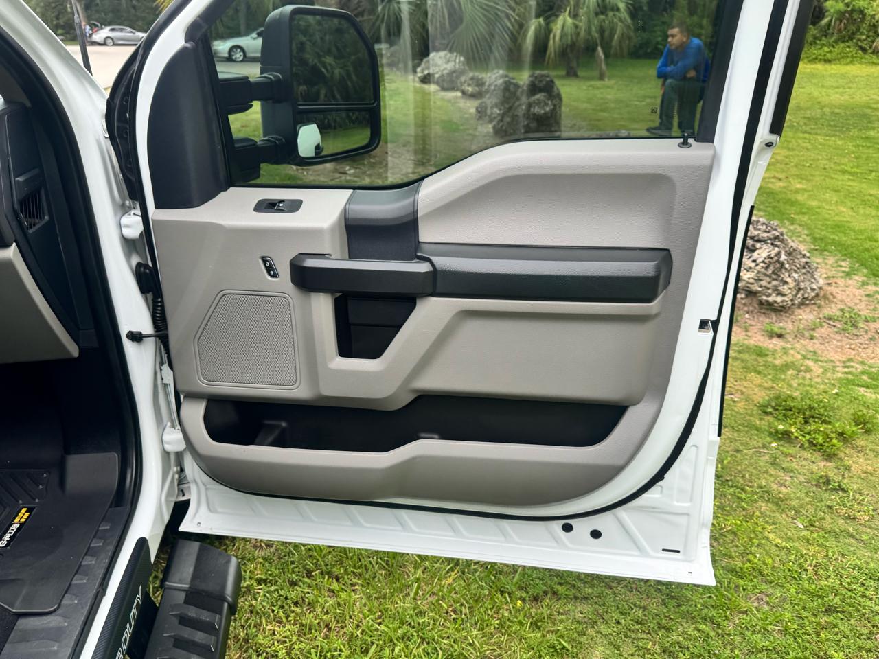 Ford Super Duty F-250 SRW XLT 4WD Crew Cab 8' Box 2022