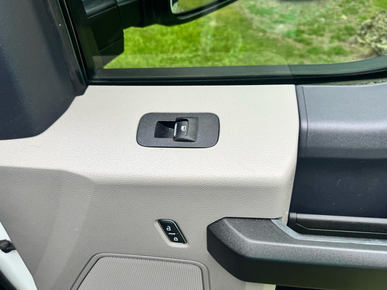 Ford Super Duty F-250 SRW XLT 4WD Crew Cab 8' Box 2022