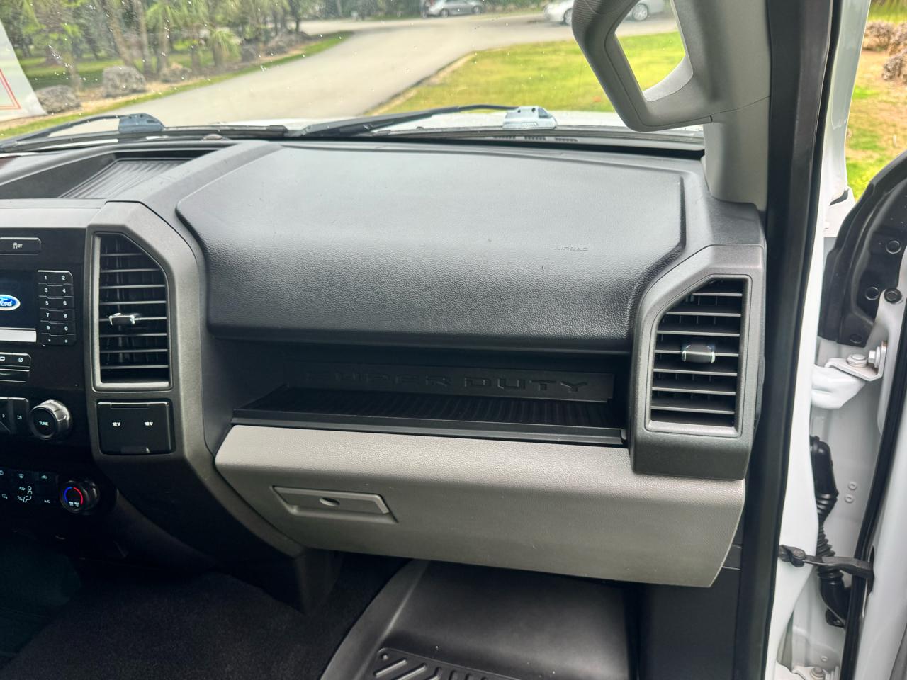 Ford Super Duty F-250 SRW XLT 4WD Crew Cab 8' Box 2022