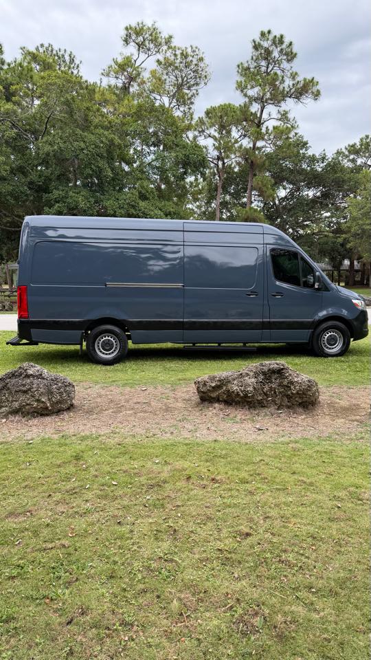 Mercedes-Benz Sprinter Van 2500 High Roof V6 170" RWD 2019