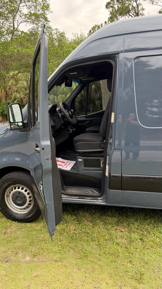 Mercedes-Benz Sprinter Van 2500 High Roof V6 170" RWD 2019
