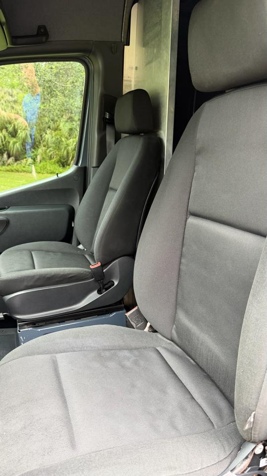 Mercedes-Benz Sprinter Van 2500 High Roof V6 170" RWD 2019