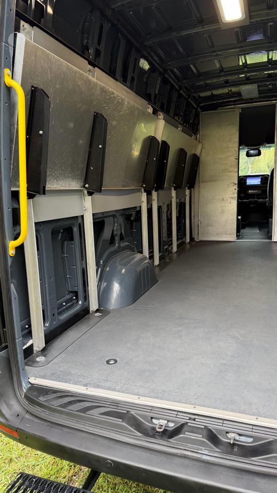Mercedes-Benz Sprinter Van 2500 High Roof V6 170" RWD 2019