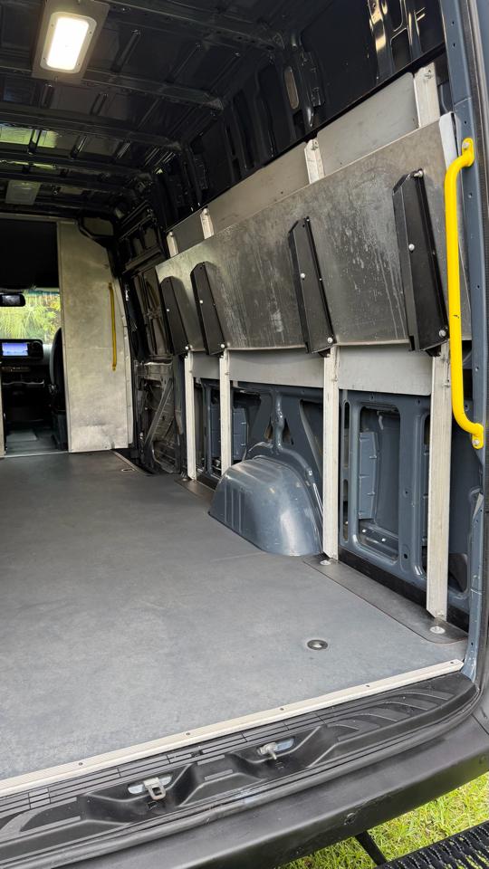 Mercedes-Benz Sprinter Van 2500 High Roof V6 170" RWD 2019