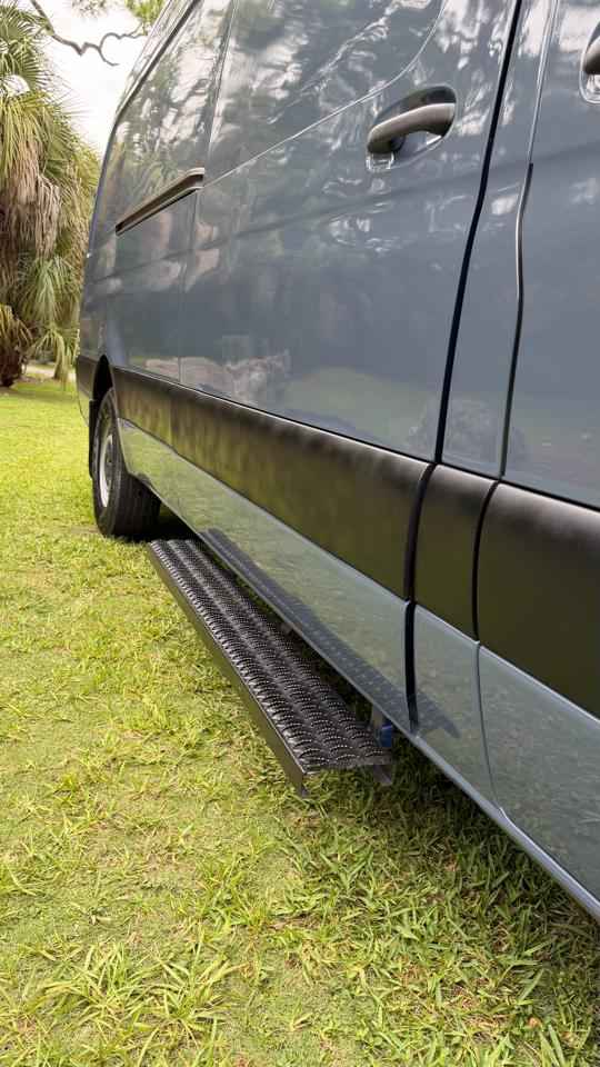 Mercedes-Benz Sprinter Van 2500 High Roof V6 170" RWD 2019