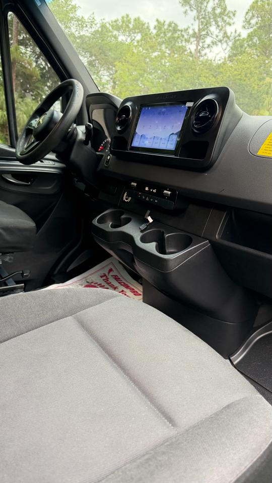 Mercedes-Benz Sprinter Van 2500 High Roof V6 170" RWD 2019