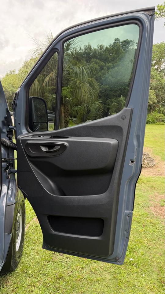 Mercedes-Benz Sprinter Van 2500 High Roof V6 170" RWD 2019