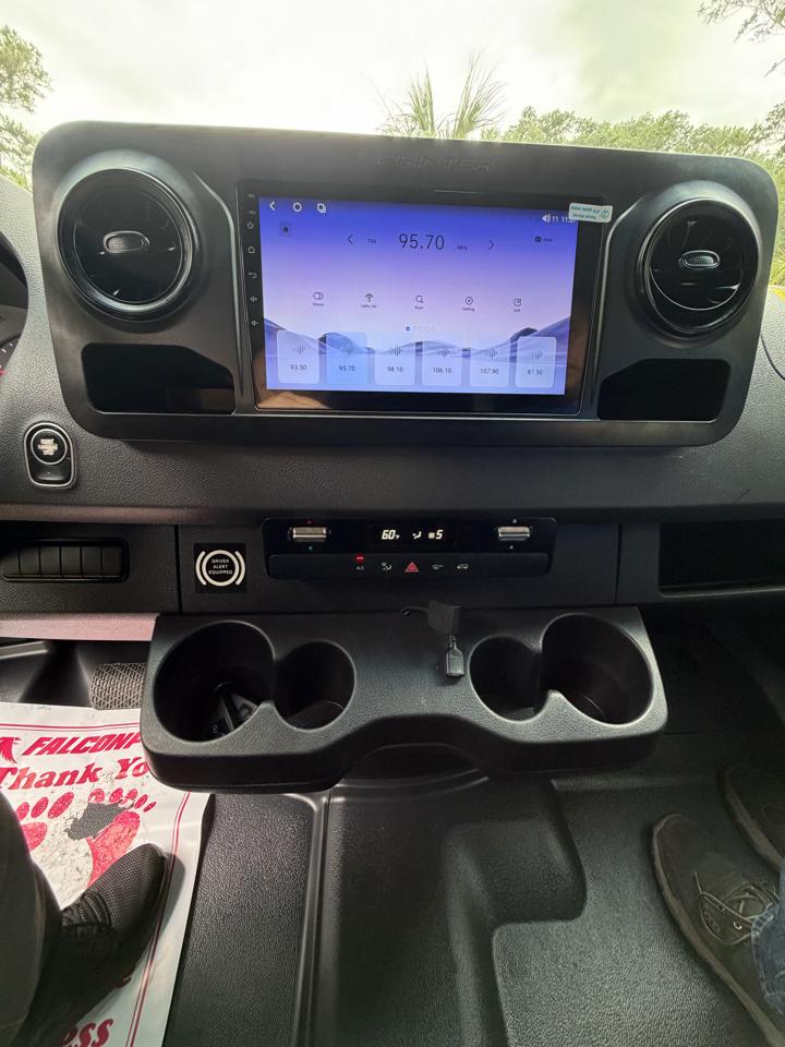 Mercedes-Benz Sprinter Van 2500 High Roof V6 170" RWD 2019