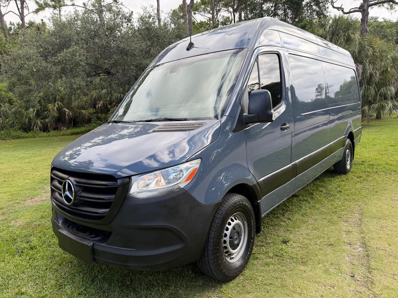 Mercedes-Benz Sprinter Van 2500 High Roof V6 170" RWD 2019