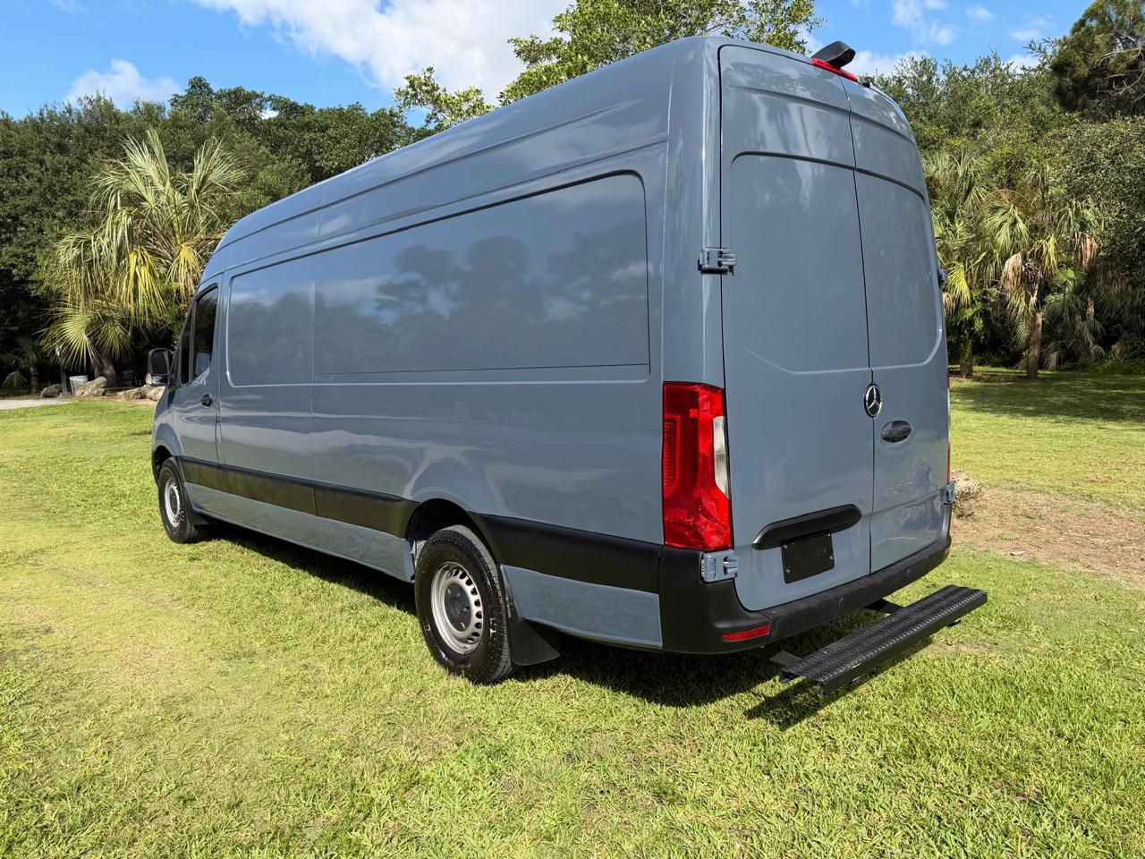 Mercedes-Benz Sprinter Van 2500 High Roof V6 170" RWD 2019