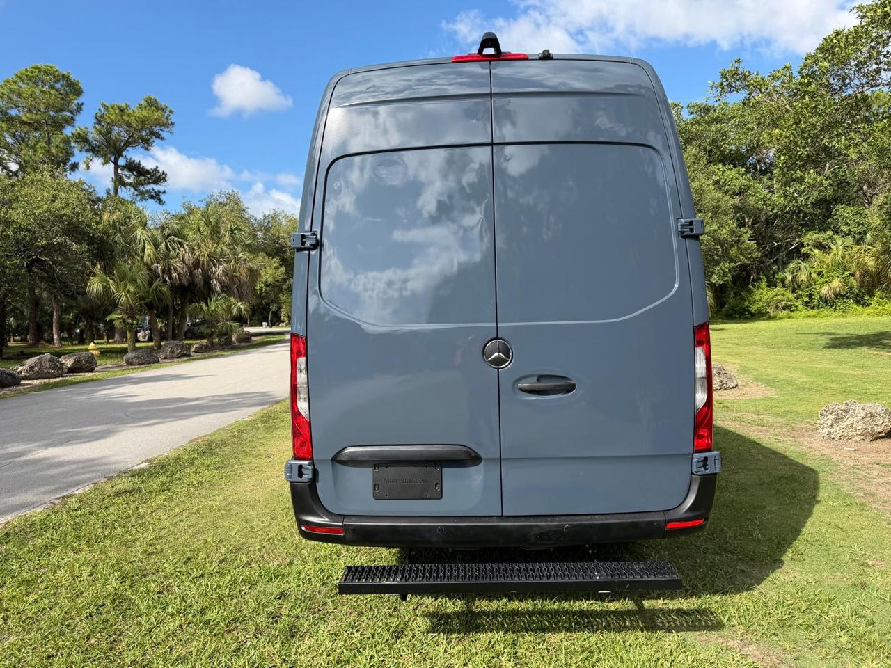 Mercedes-Benz Sprinter Van 2500 High Roof V6 170" RWD 2019