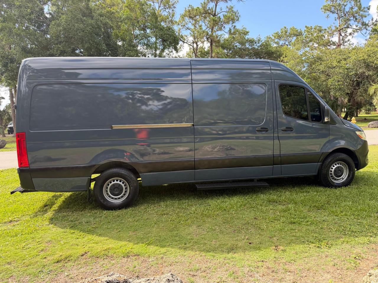 Mercedes-Benz Sprinter Van 2500 High Roof V6 170" RWD 2019