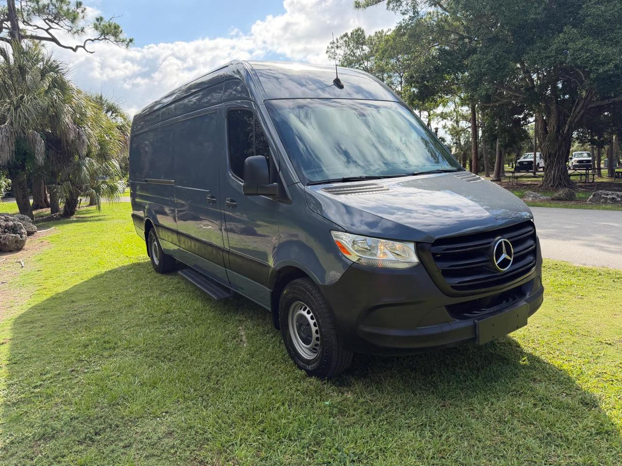 Mercedes-Benz Sprinter Van 2500 High Roof V6 170" RWD 2019