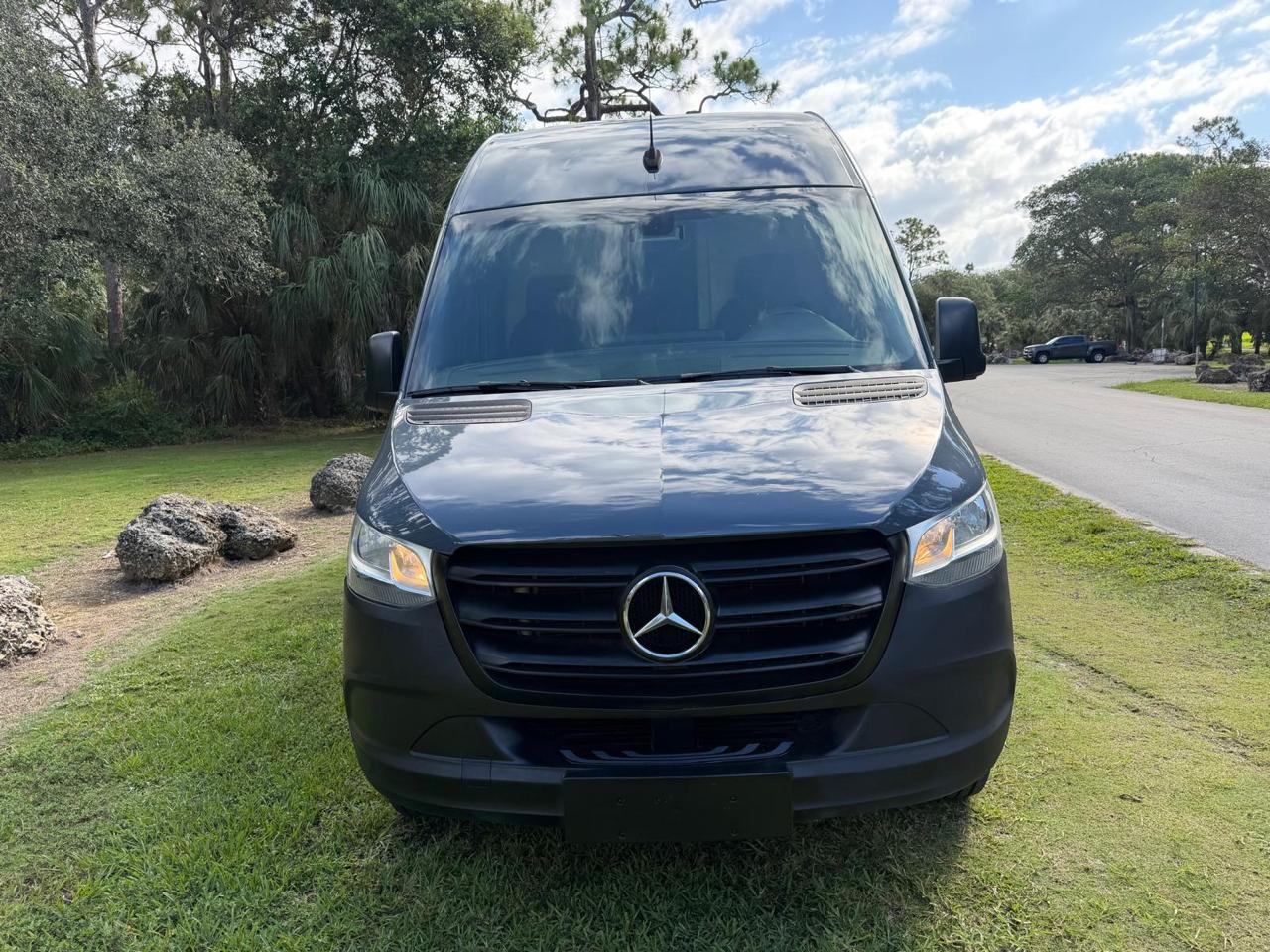Mercedes-Benz Sprinter Van 2500 High Roof V6 170" RWD 2019