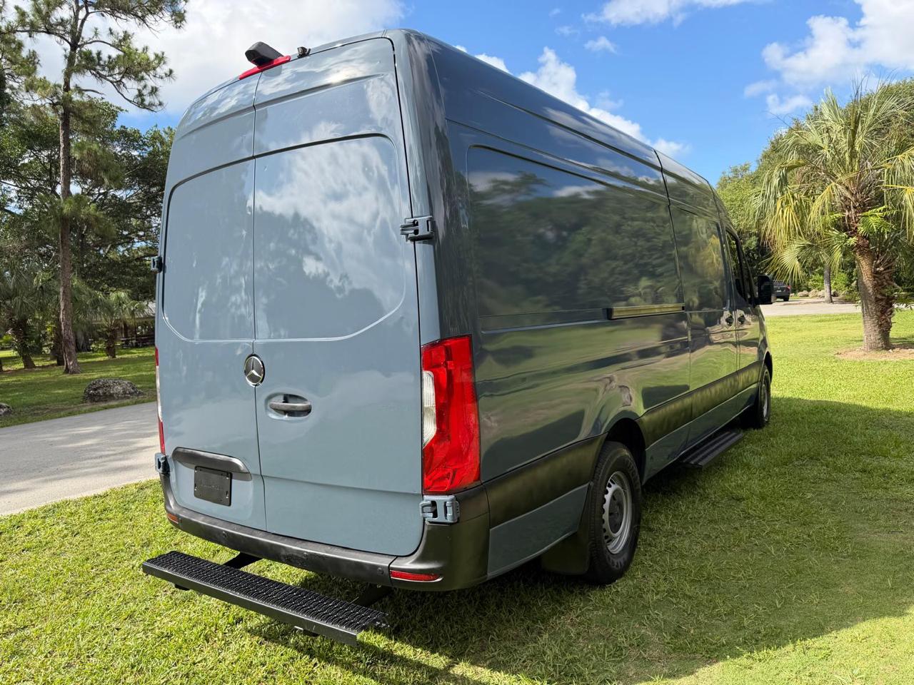 Mercedes-Benz Sprinter Van 2500 High Roof V6 170" RWD 2019
