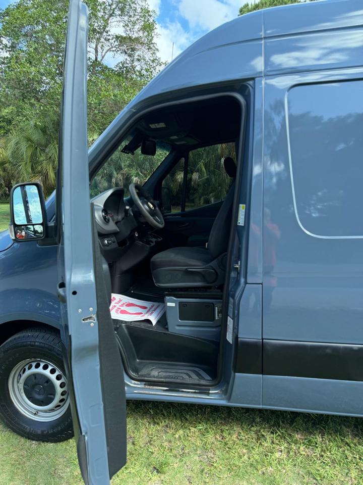 Mercedes-Benz Sprinter Van 2500 High Roof V6 170" RWD 2019