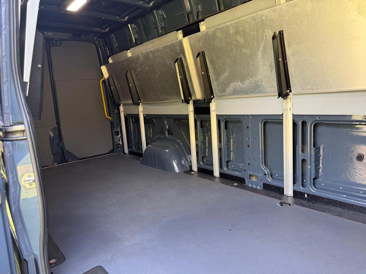 Mercedes-Benz Sprinter Van 2500 High Roof V6 170" RWD 2019