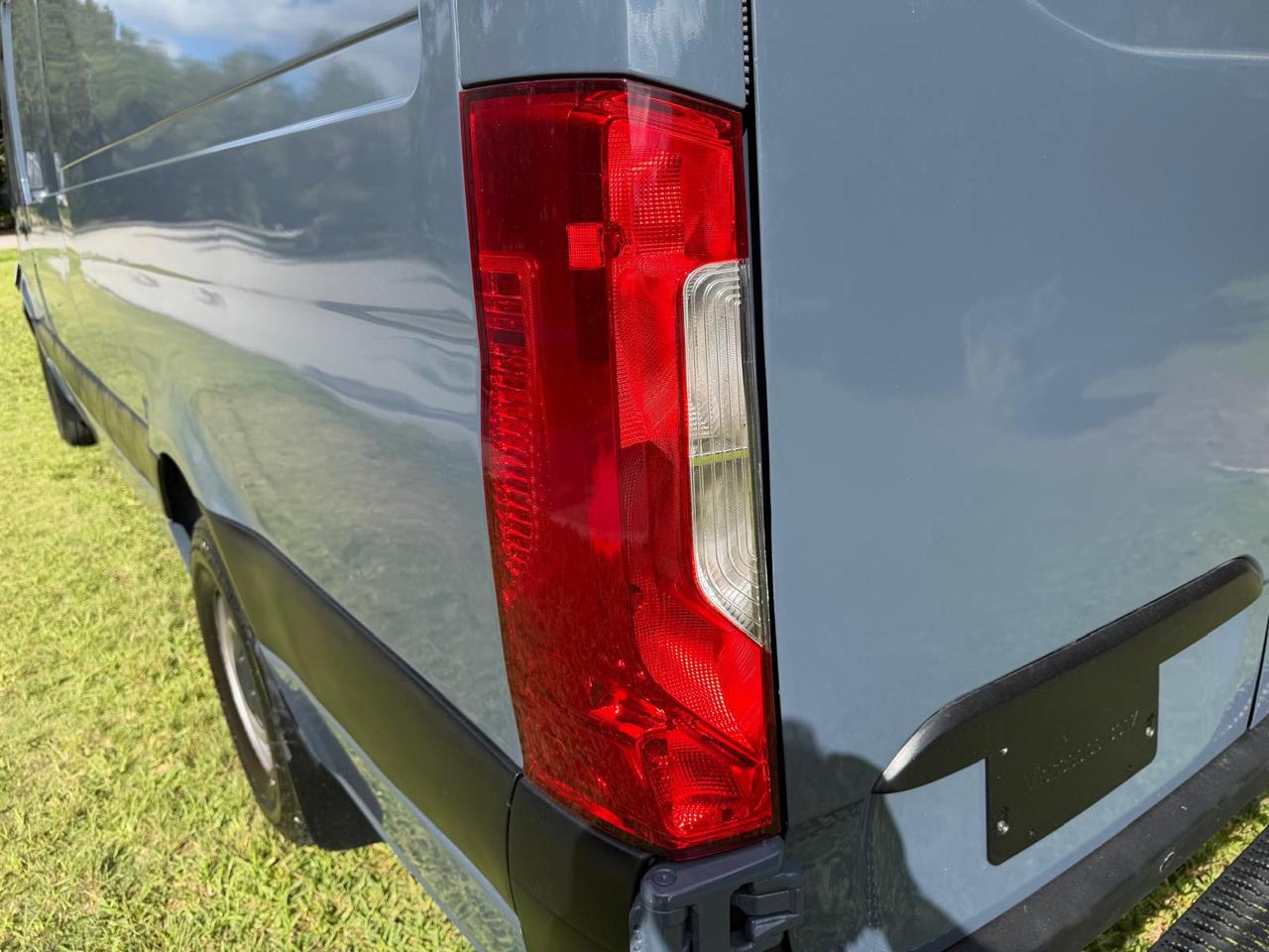 Mercedes-Benz Sprinter Van 2500 High Roof V6 170" RWD 2019