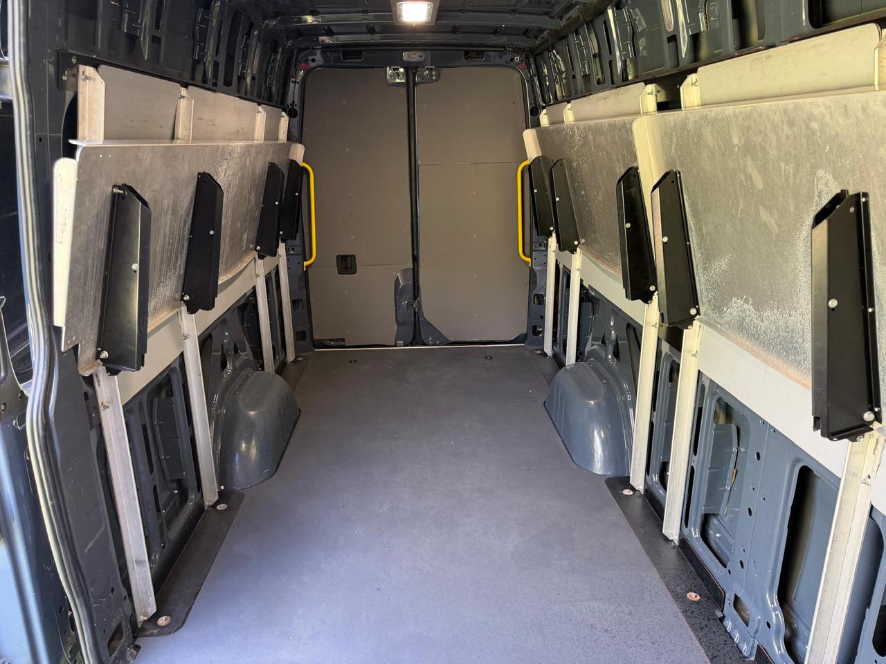 Mercedes-Benz Sprinter Van 2500 High Roof V6 170" RWD 2019