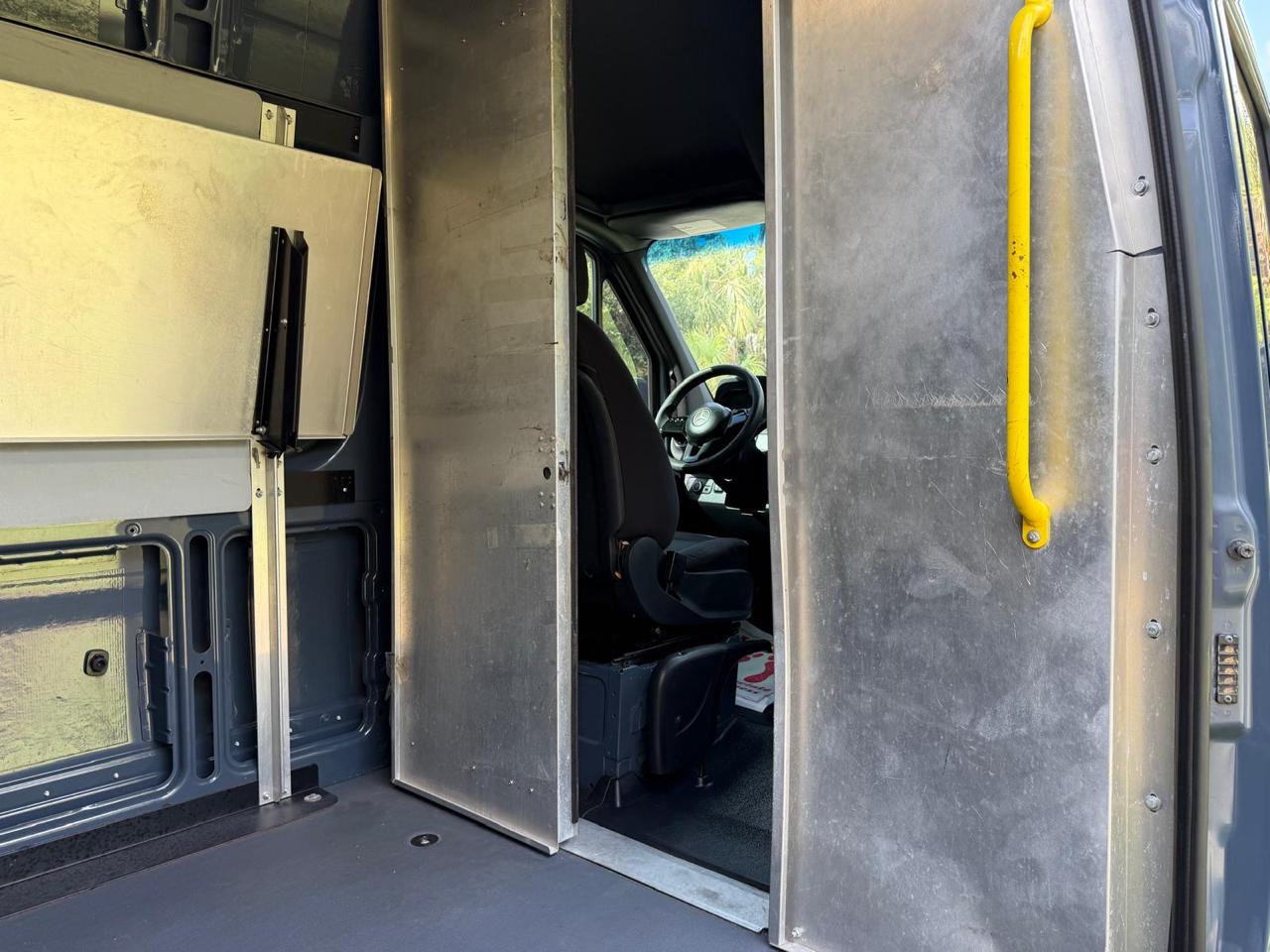 Mercedes-Benz Sprinter Van 2500 High Roof V6 170" RWD 2019