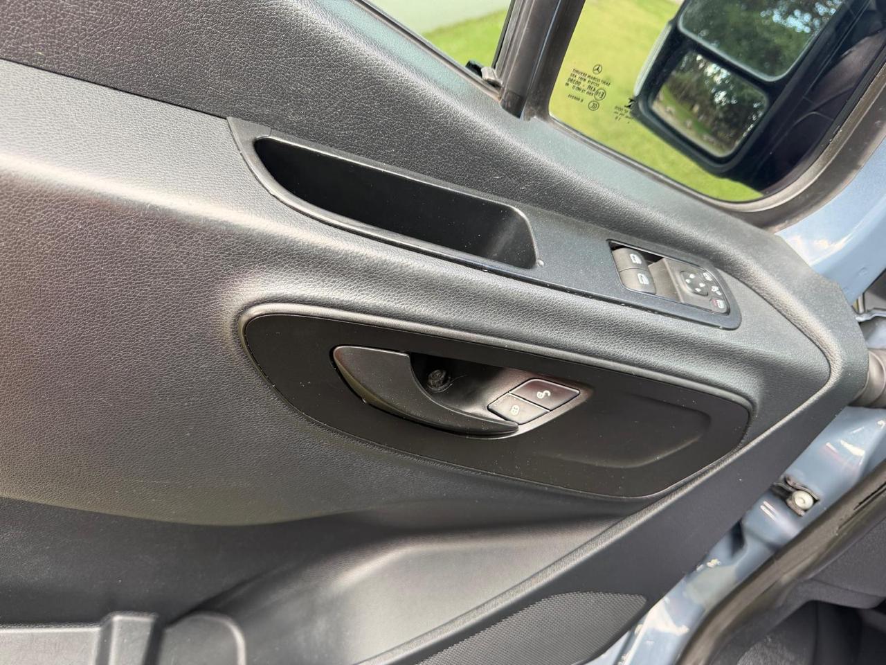 Mercedes-Benz Sprinter Van 2500 High Roof V6 170" RWD 2019