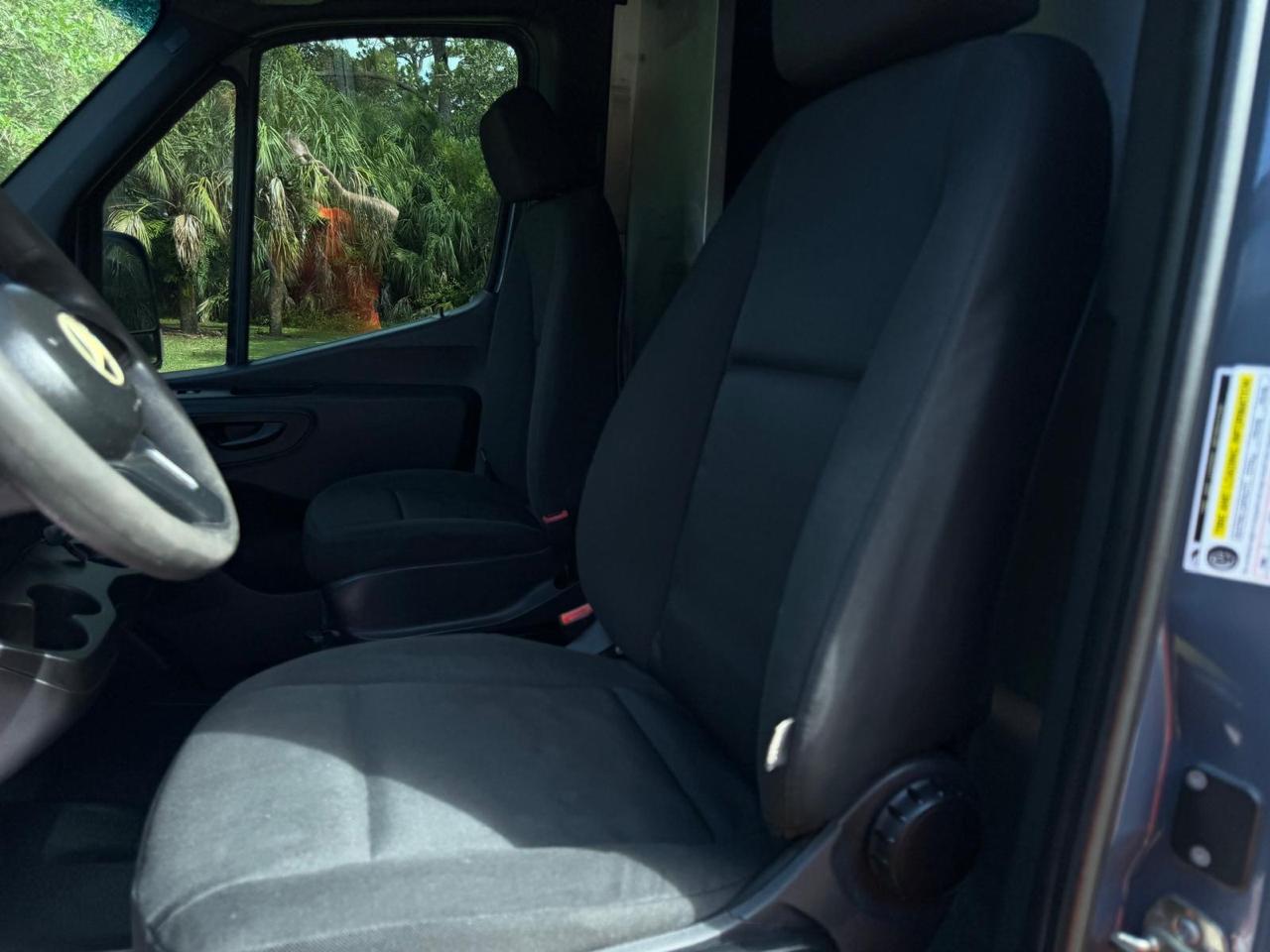 Mercedes-Benz Sprinter Van 2500 High Roof V6 170" RWD 2019