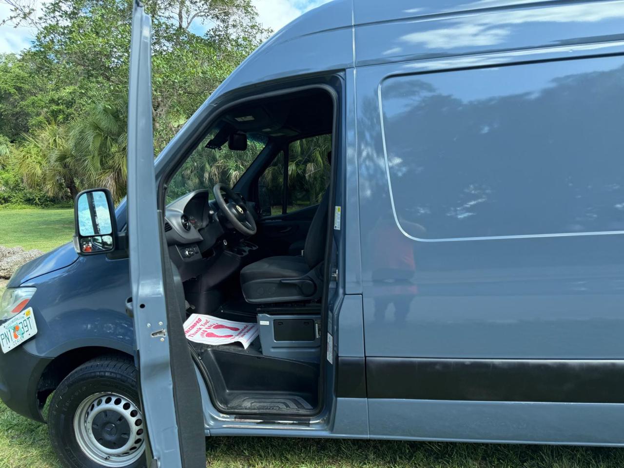 Mercedes-Benz Sprinter Van 2500 High Roof V6 170" RWD 2019