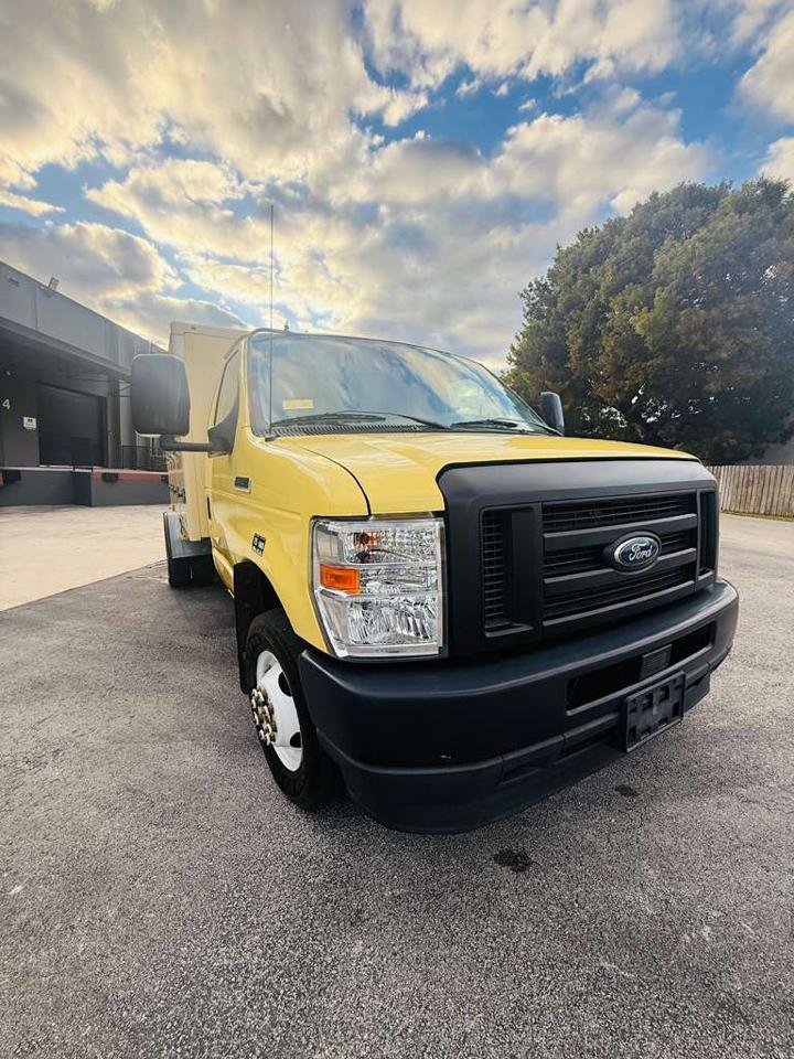 Ford E-Series Cutaway E-450 DRW 158" WB 2021