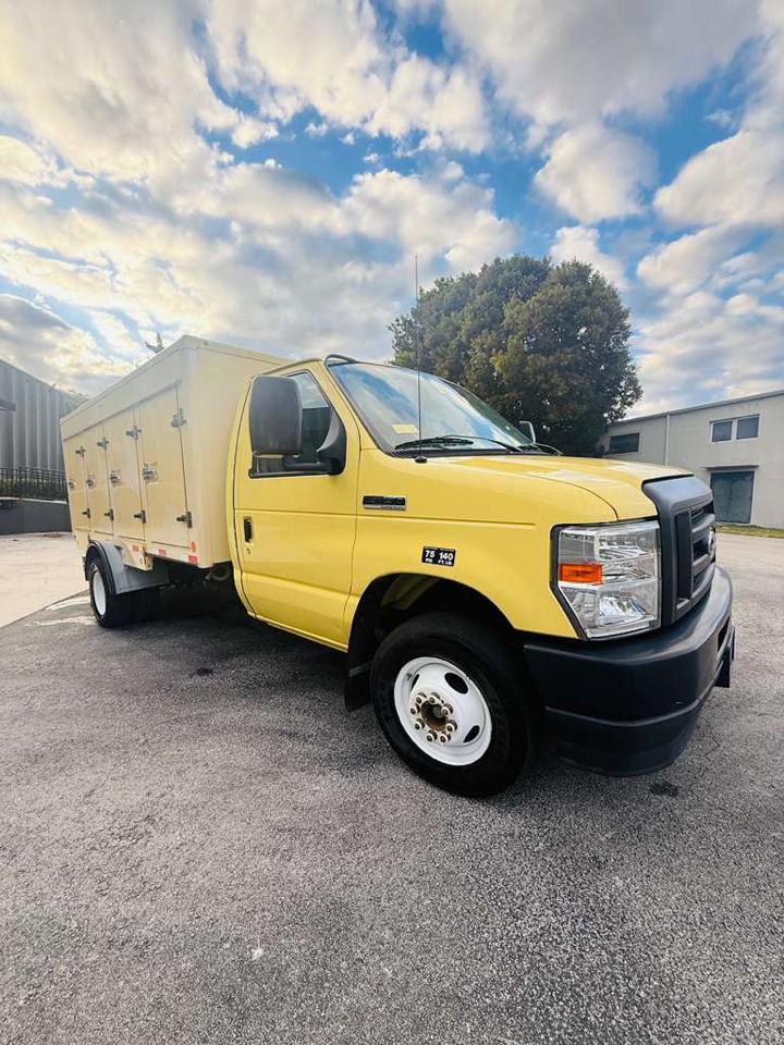 Ford E-Series Cutaway E-450 DRW 158" WB 2021