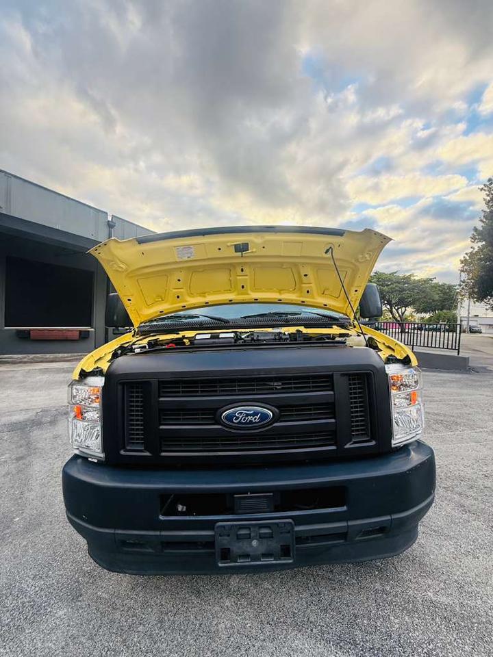 Ford E-Series Cutaway E-450 DRW 158" WB 2021