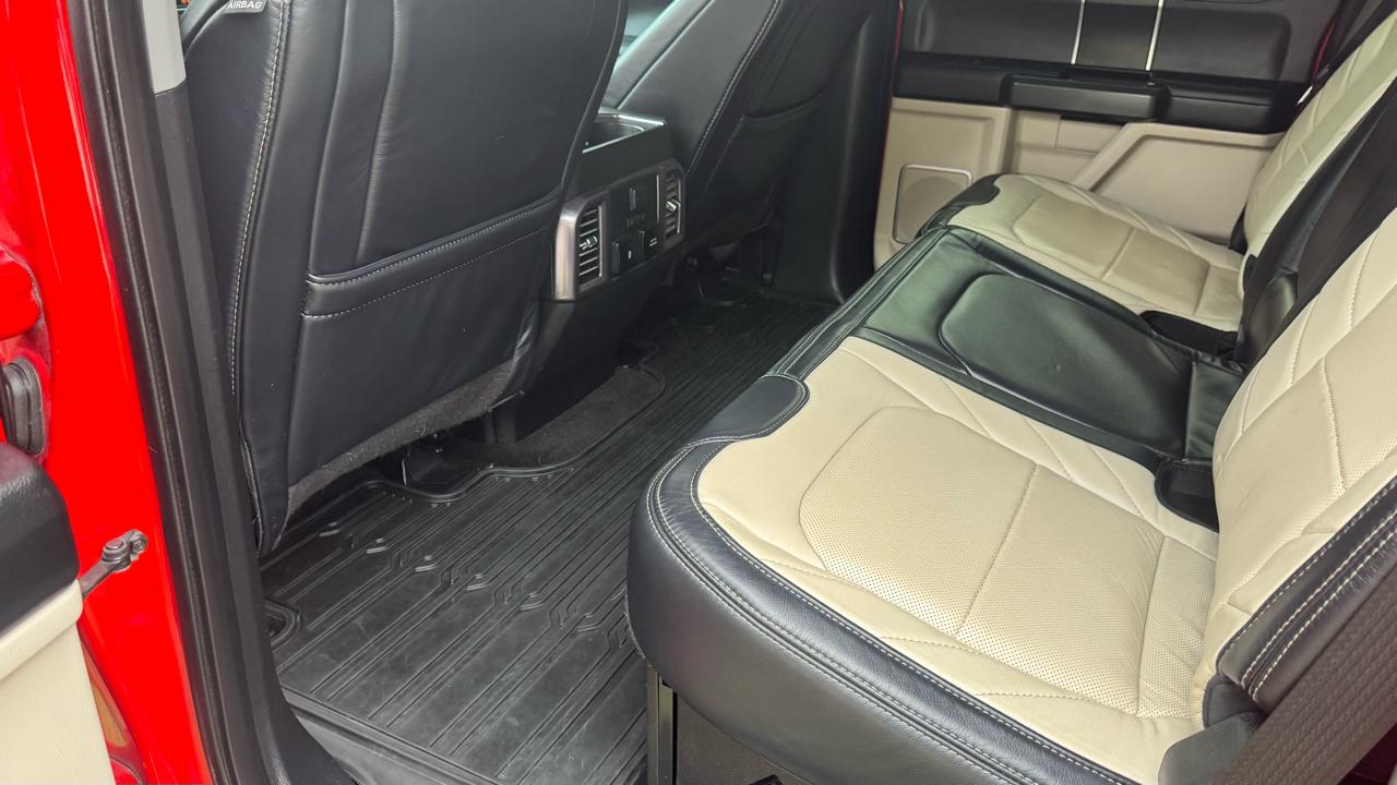 Ford Super Duty F-350 DRW Lariat 4WD Crew Cab 8' Box 2017