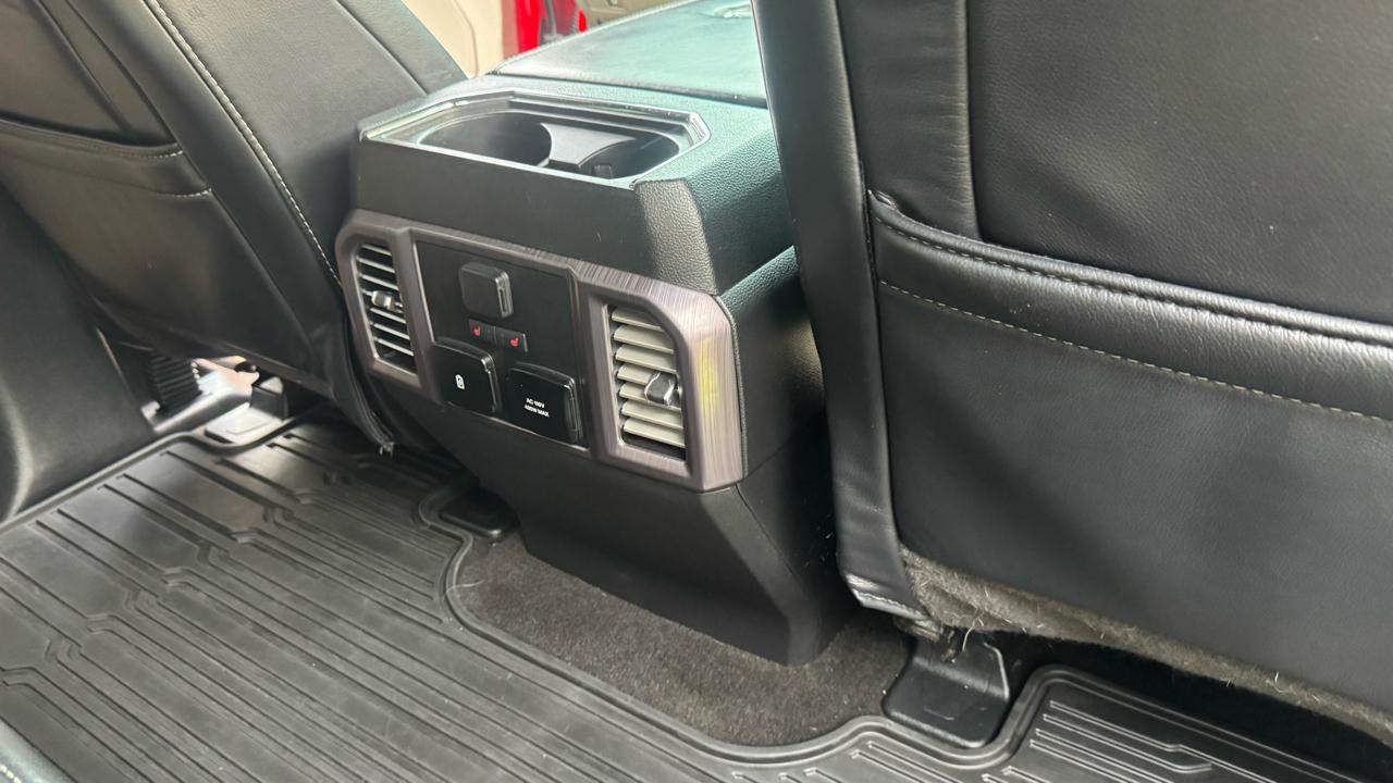Ford Super Duty F-350 DRW Lariat 4WD Crew Cab 8' Box 2017