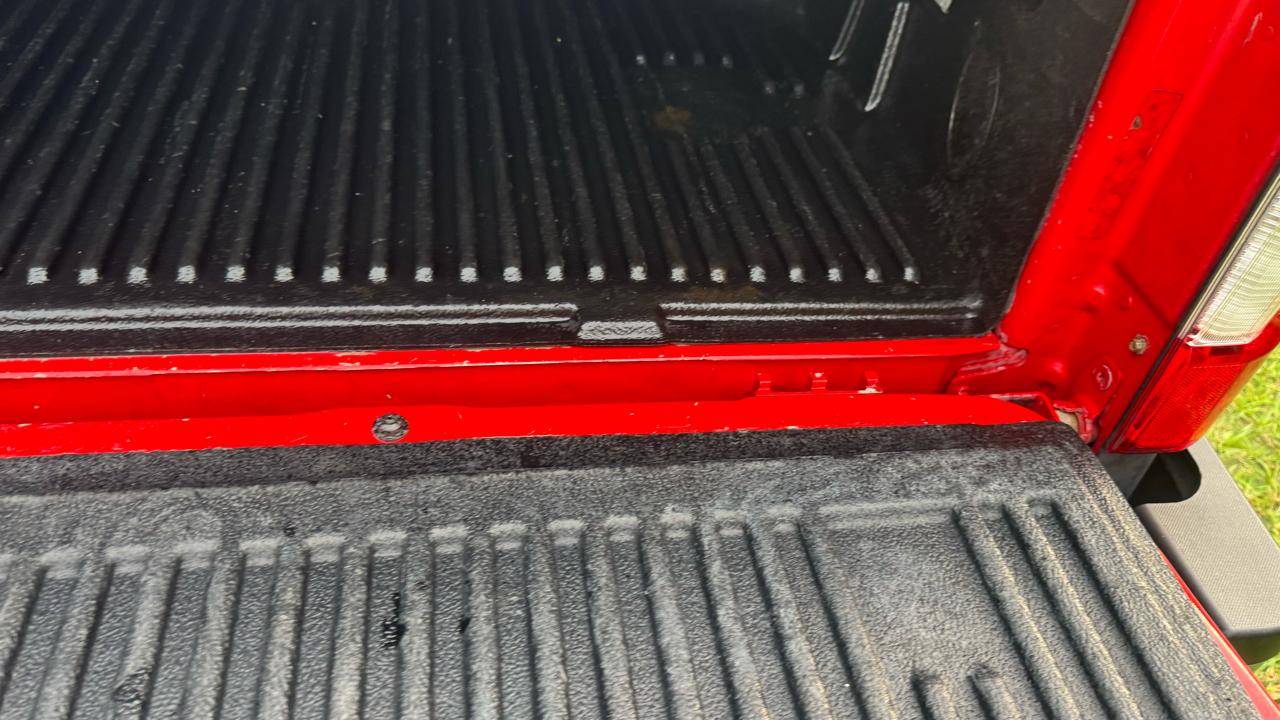 Ford Super Duty F-350 DRW Lariat 4WD Crew Cab 8' Box 2017