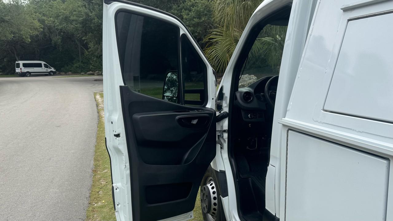 Mercedes-Benz Sprinter 4500 Standard Roof 170" 2019