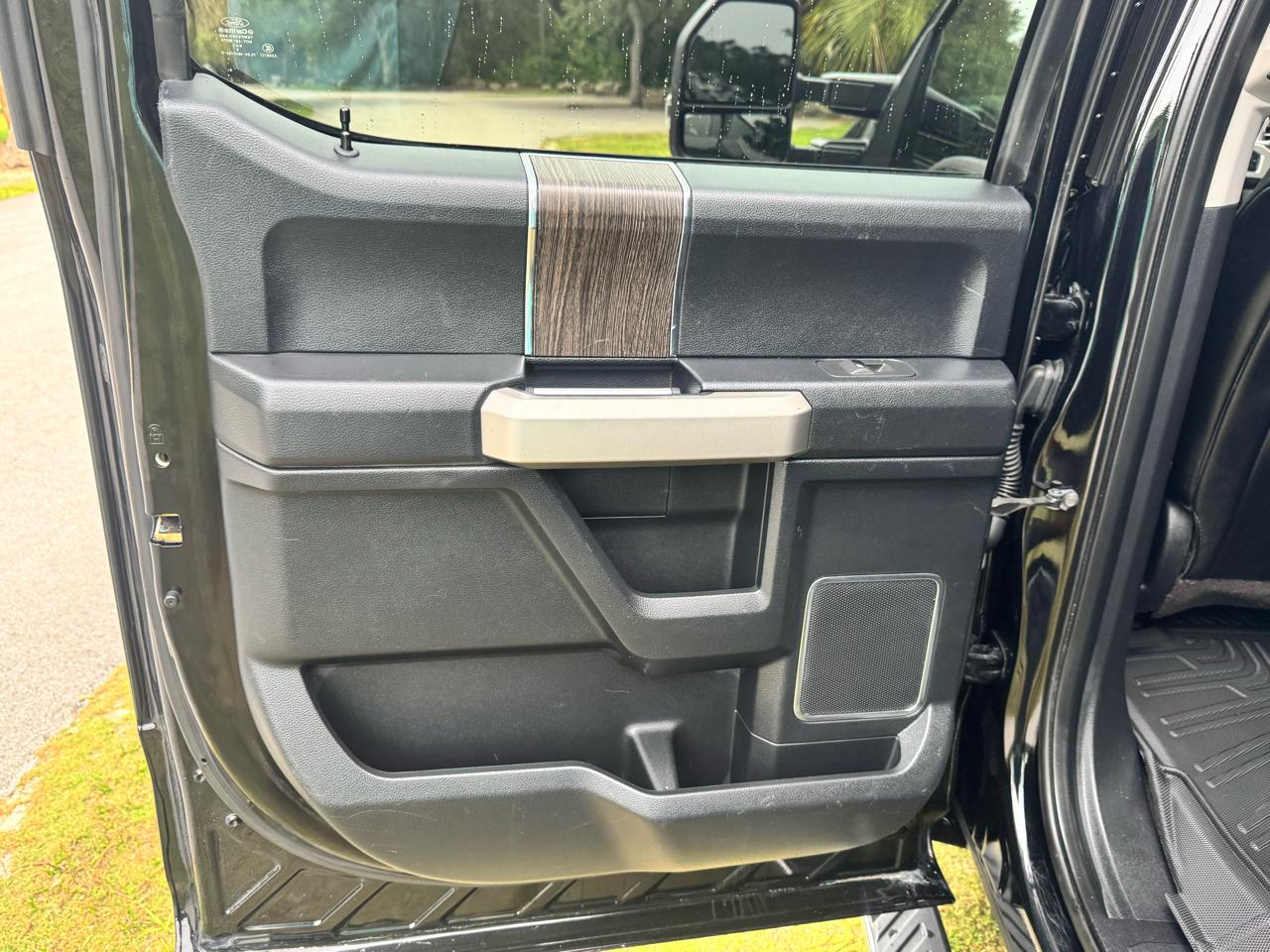 Ford Super Duty F-350 SRW  2017