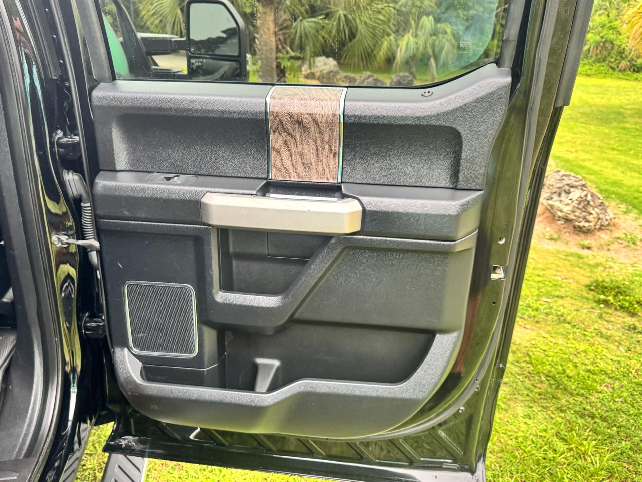 Ford Super Duty F-350 SRW  2017
