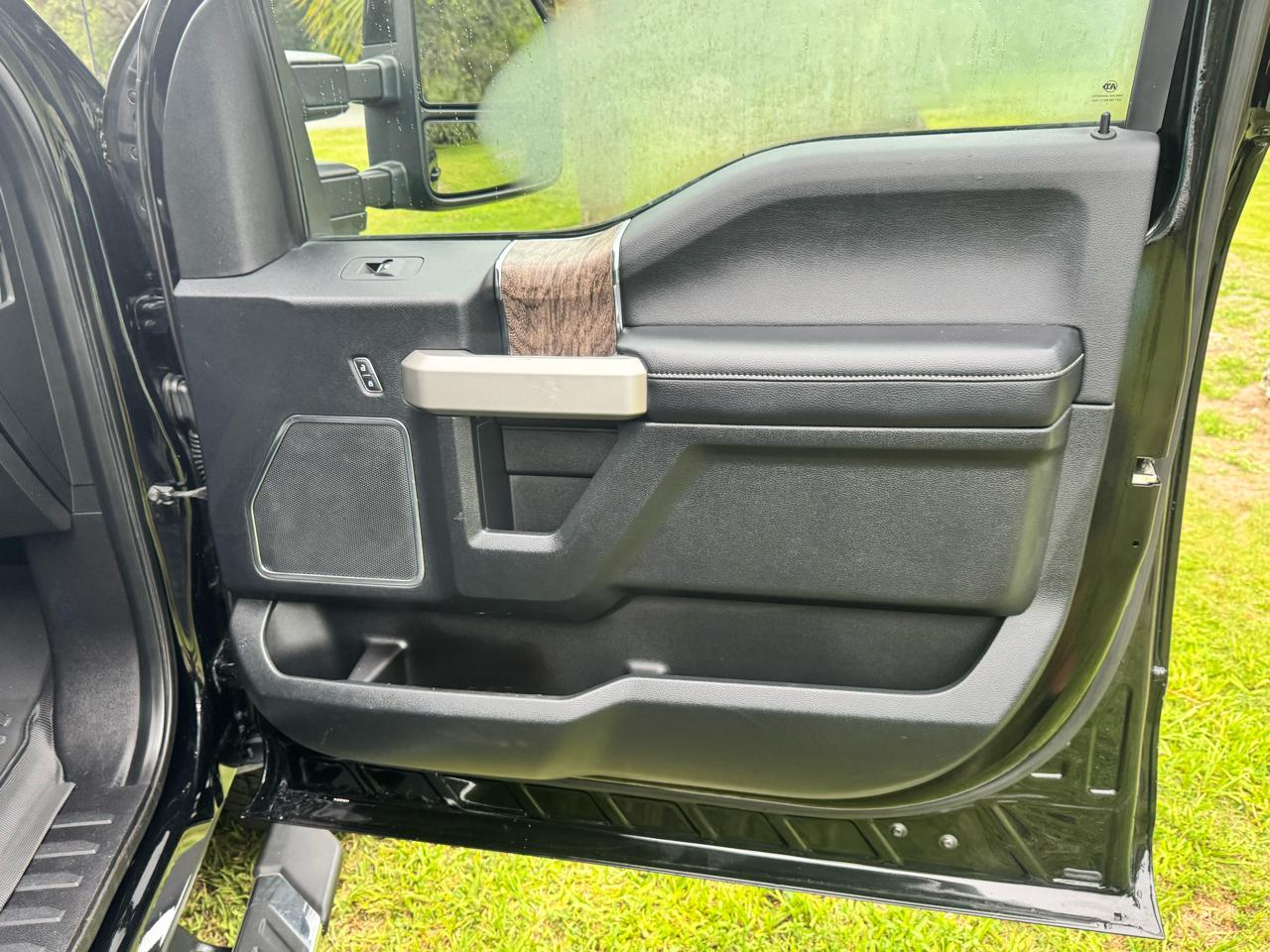 Ford Super Duty F-350 SRW  2017