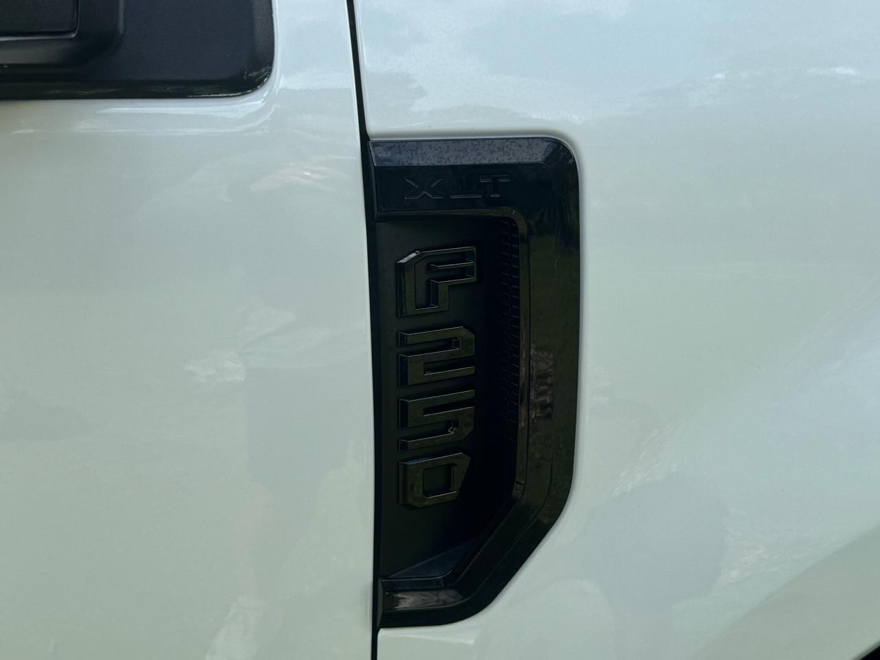 Ford Super Duty F-250 SRW 4WD Crew Cab 172" FX4 2022