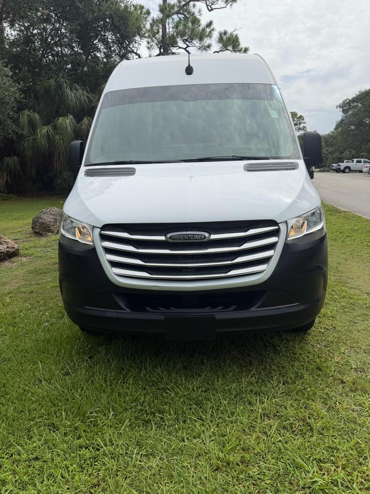 Freightliner Sprinter Cargo Van 2500 High Roof I4 170" Extended RWD 2021
