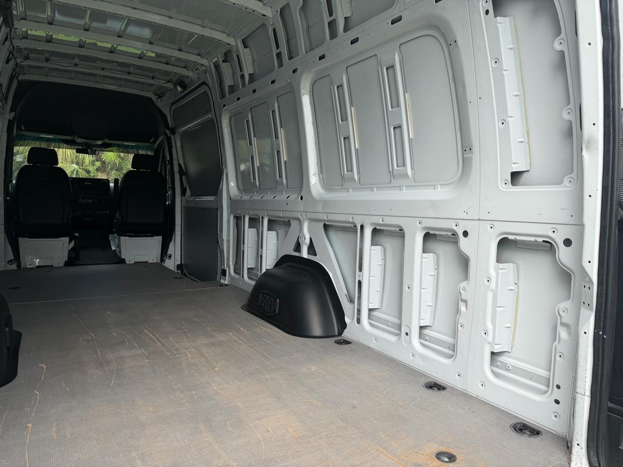 Freightliner Sprinter Cargo Van 2500 High Roof I4 170" Extended RWD 2021
