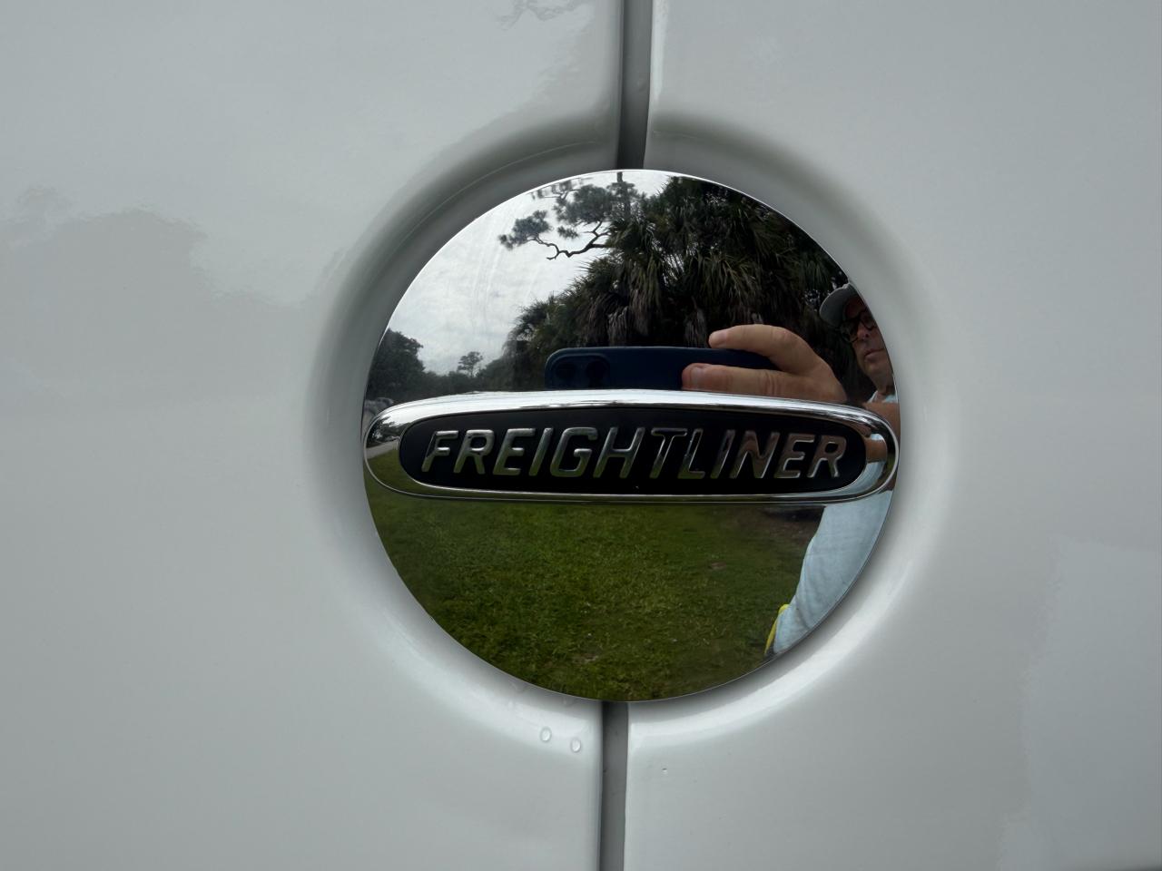 Freightliner Sprinter Cargo Van 2500 High Roof I4 170" Extended RWD 2021