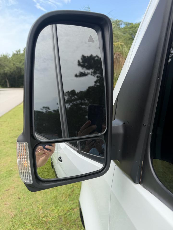 Freightliner Sprinter Cargo Van 2500 High Roof I4 170" Extended RWD 2021