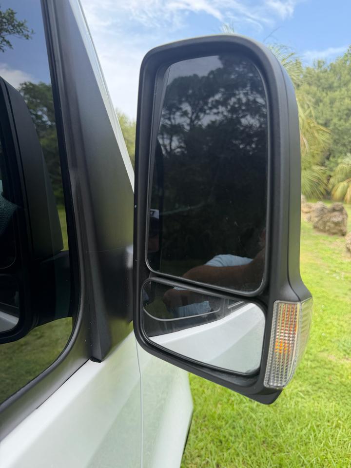 Freightliner Sprinter Cargo Van 2500 High Roof I4 170" Extended RWD 2021