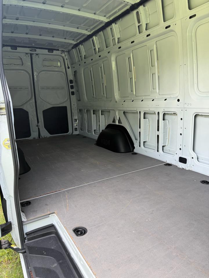 Freightliner Sprinter Cargo Van 2500 High Roof I4 170" Extended RWD 2021