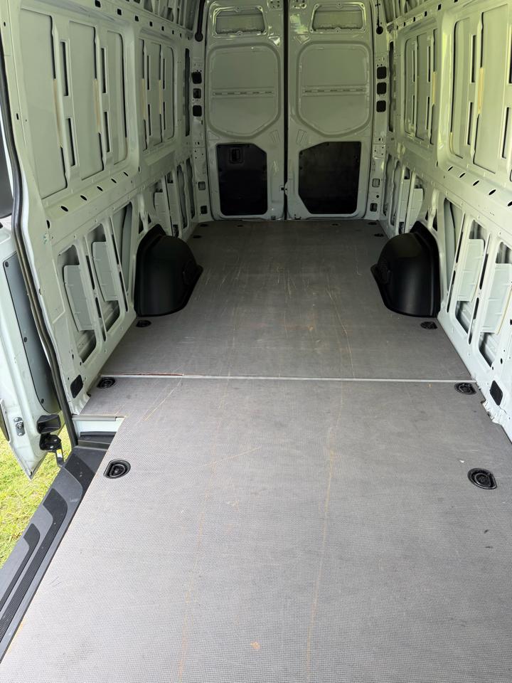 Freightliner Sprinter Cargo Van 2500 High Roof I4 170" Extended RWD 2021