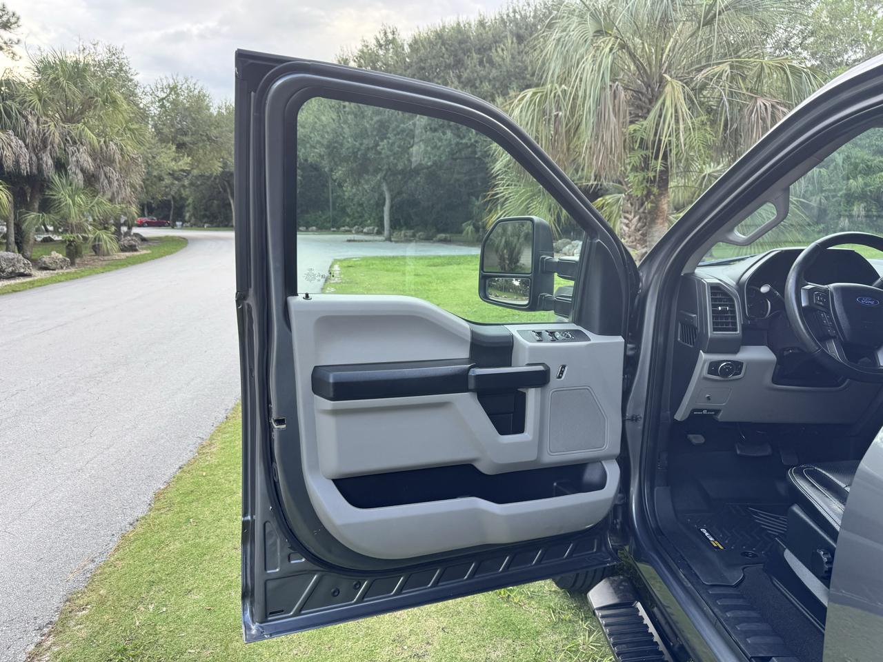 Ford Super Duty F-350 DRW  2021