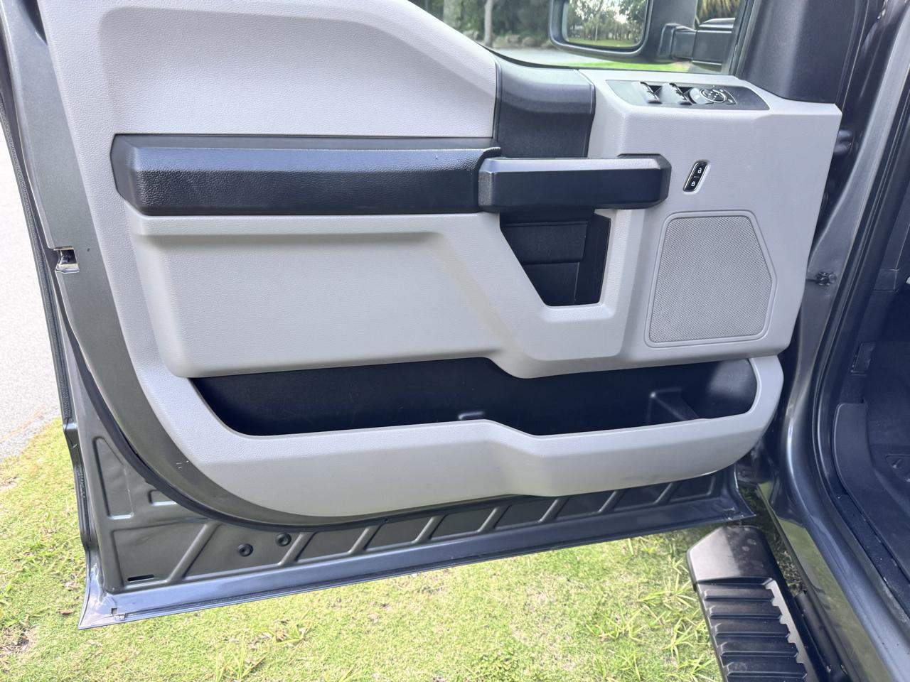 Ford Super Duty F-350 DRW  2021