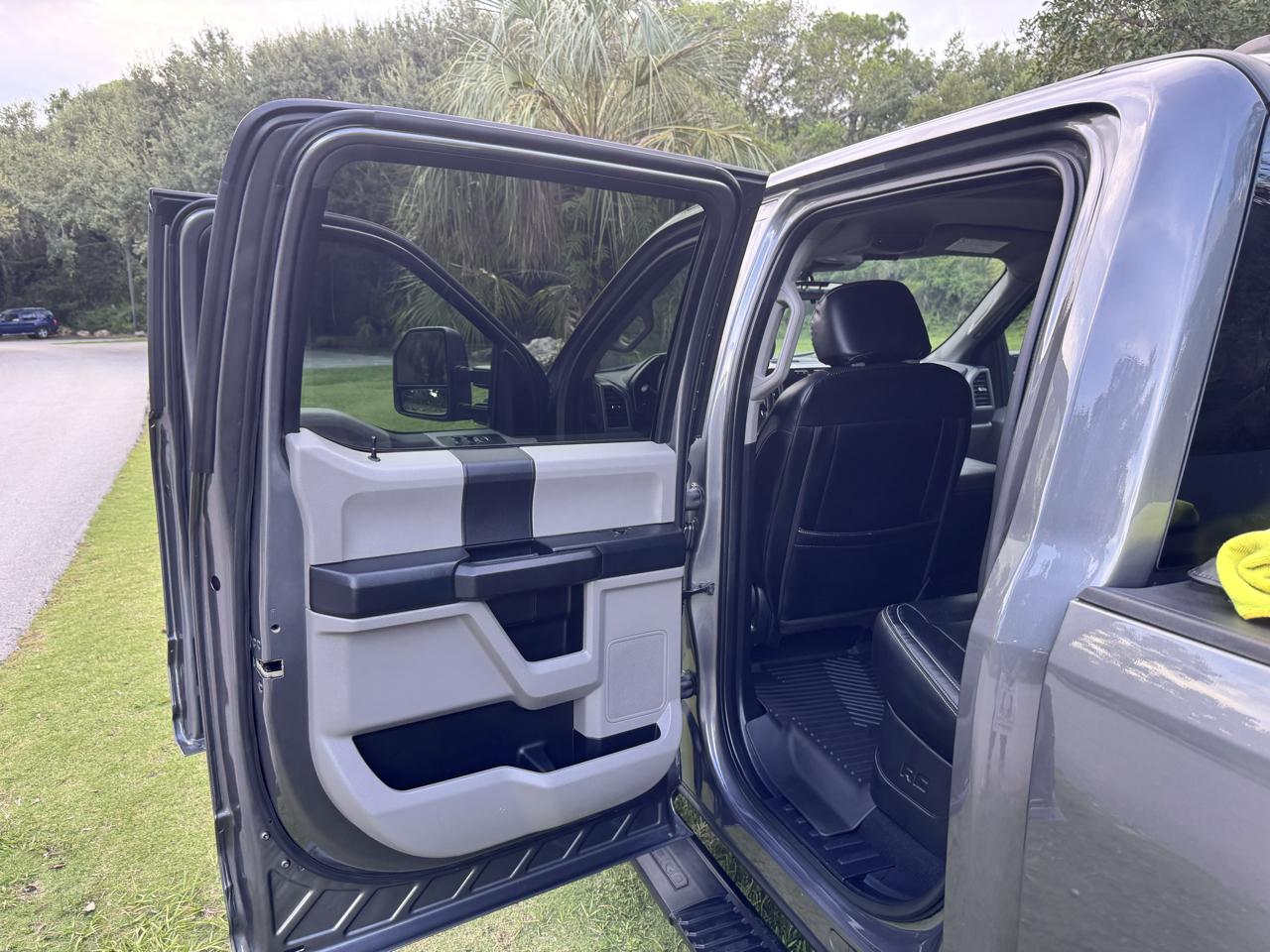 Ford Super Duty F-350 DRW  2021