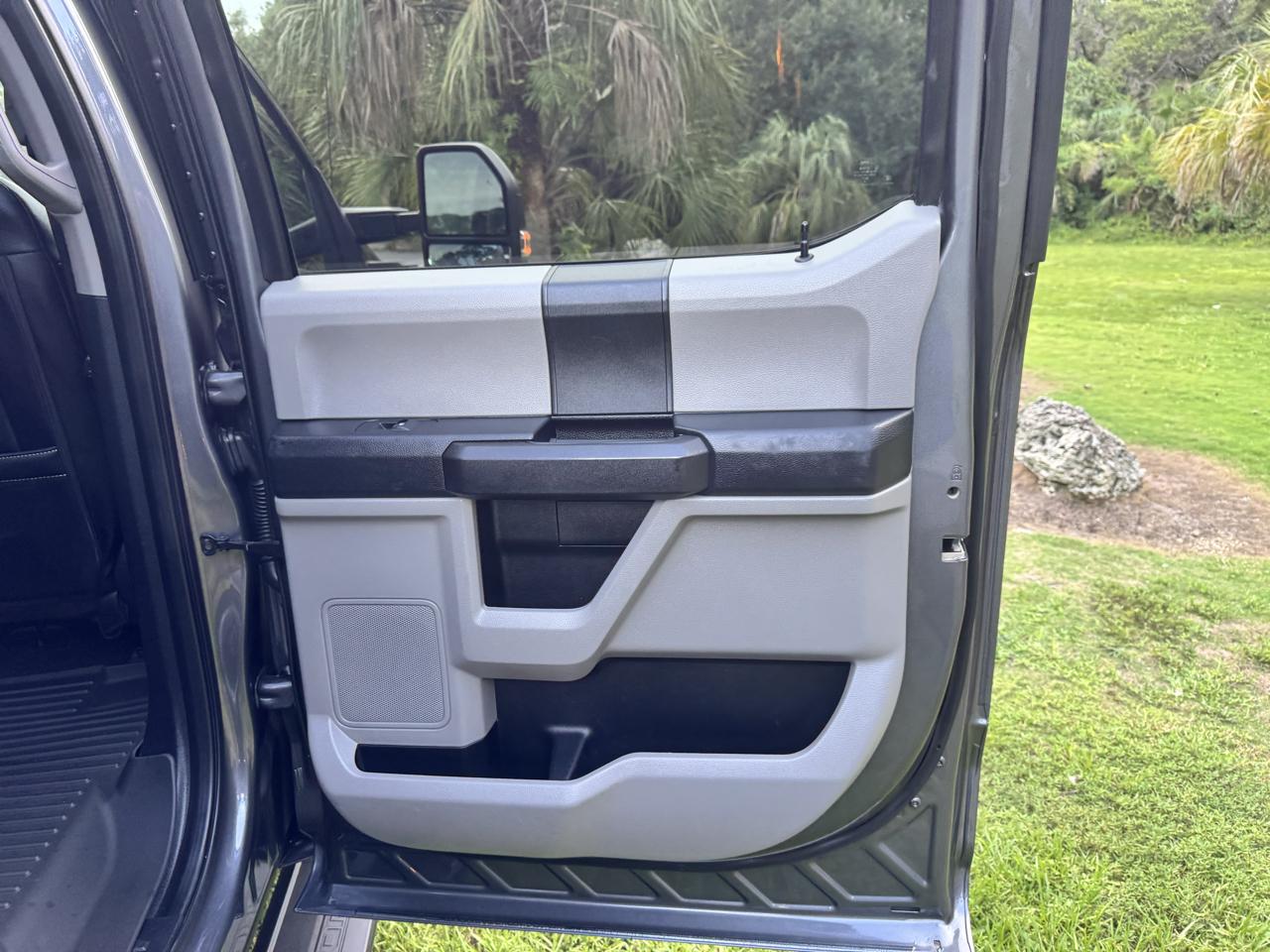 Ford Super Duty F-350 DRW  2021